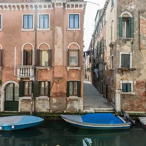 venice-little-canal.hotelslidodijesolo.com/
